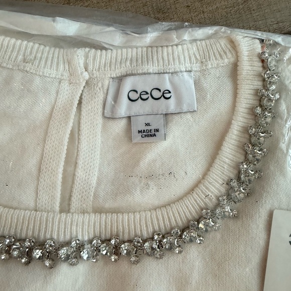 NWT Cece Embellished Rhinestone Neck white Short Sleeve Sweater Top Shirt XL - Picture 3 of 3